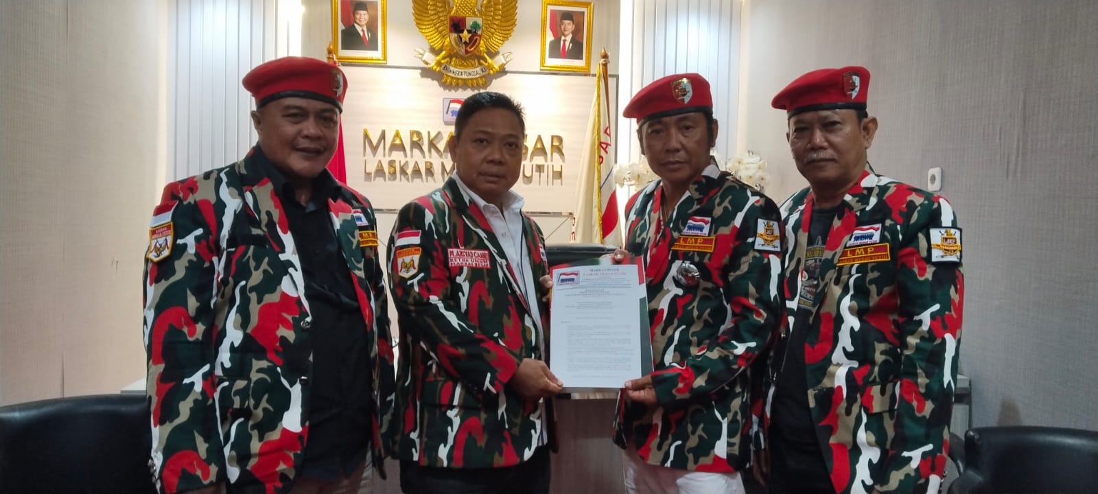 Ketum LMP Serahkan SK Kepengurusan Markas Daerah Bali